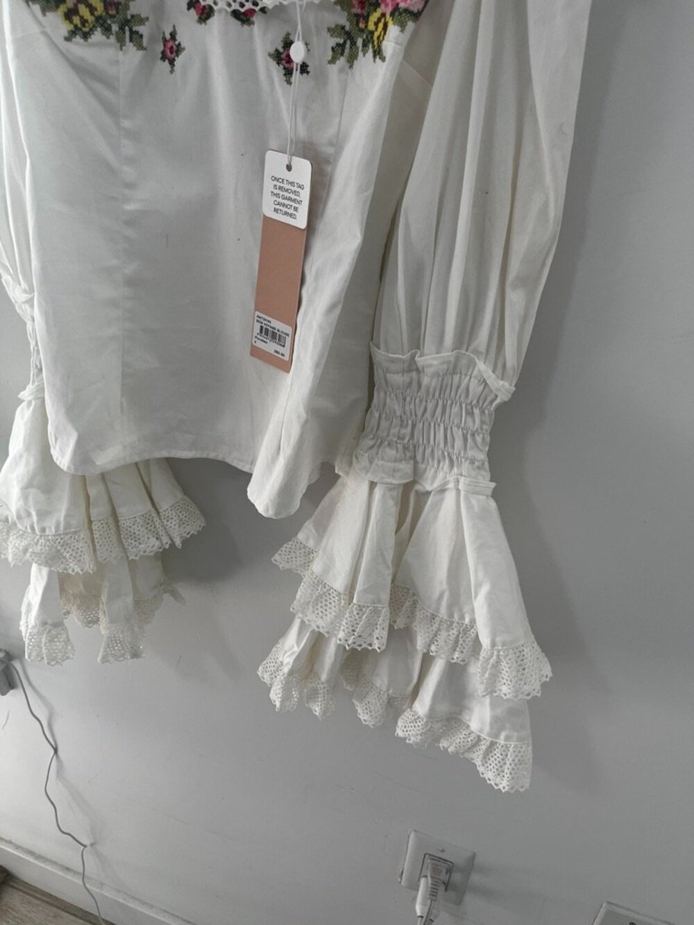 NEW Alice McCall Bon Voyage Floral Embroidered Bell Sleeve Blouse Size 4 - Picture 3 of 10